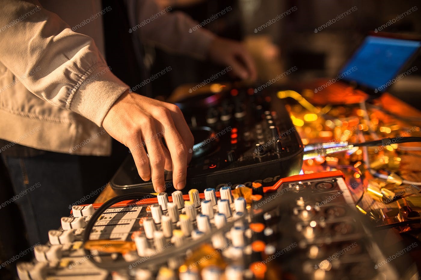 DJ Equipment Hire: Elevate Your Event’s Sound